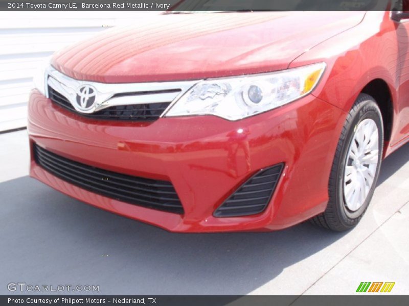 Barcelona Red Metallic / Ivory 2014 Toyota Camry LE
