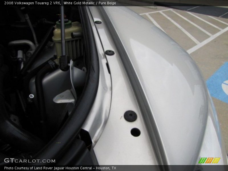 White Gold Metallic / Pure Beige 2008 Volkswagen Touareg 2 VR6