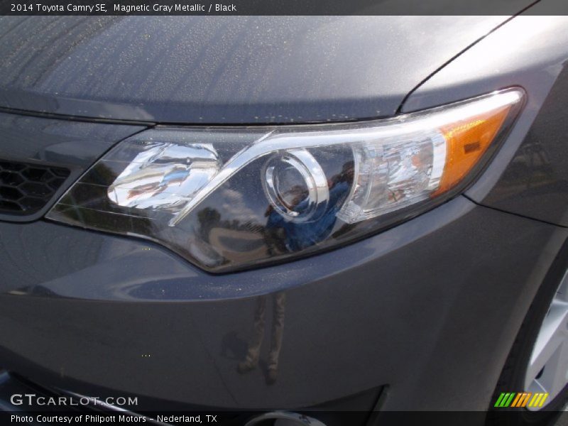 Magnetic Gray Metallic / Black 2014 Toyota Camry SE