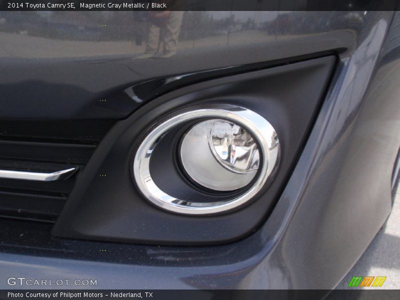 Magnetic Gray Metallic / Black 2014 Toyota Camry SE