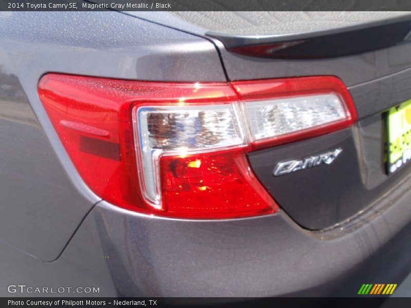 Magnetic Gray Metallic / Black 2014 Toyota Camry SE