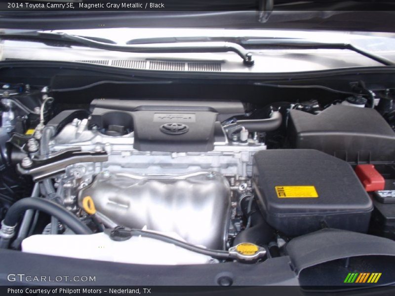 Magnetic Gray Metallic / Black 2014 Toyota Camry SE