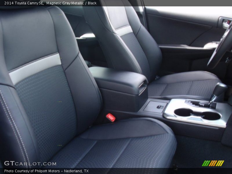 Magnetic Gray Metallic / Black 2014 Toyota Camry SE