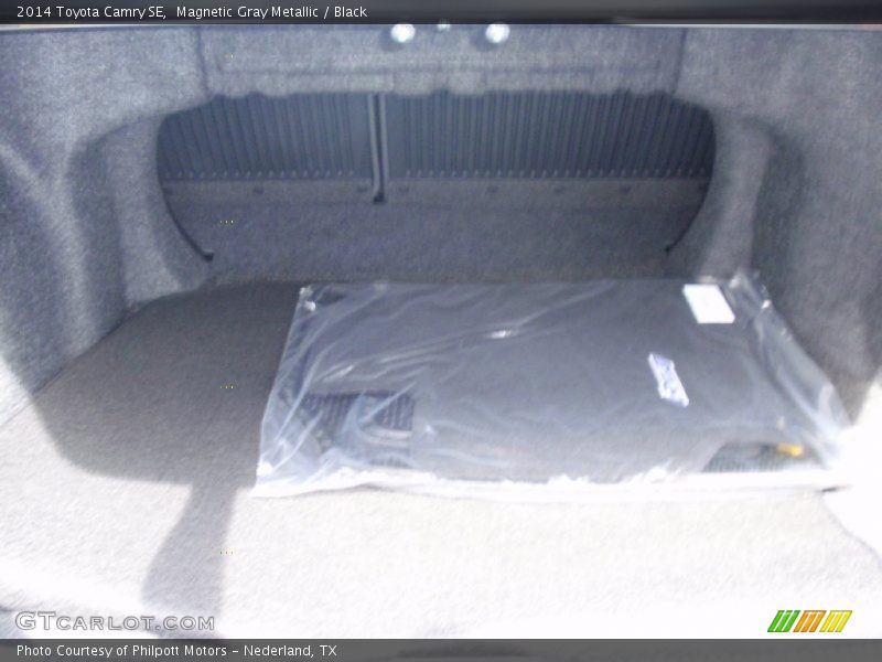 Magnetic Gray Metallic / Black 2014 Toyota Camry SE