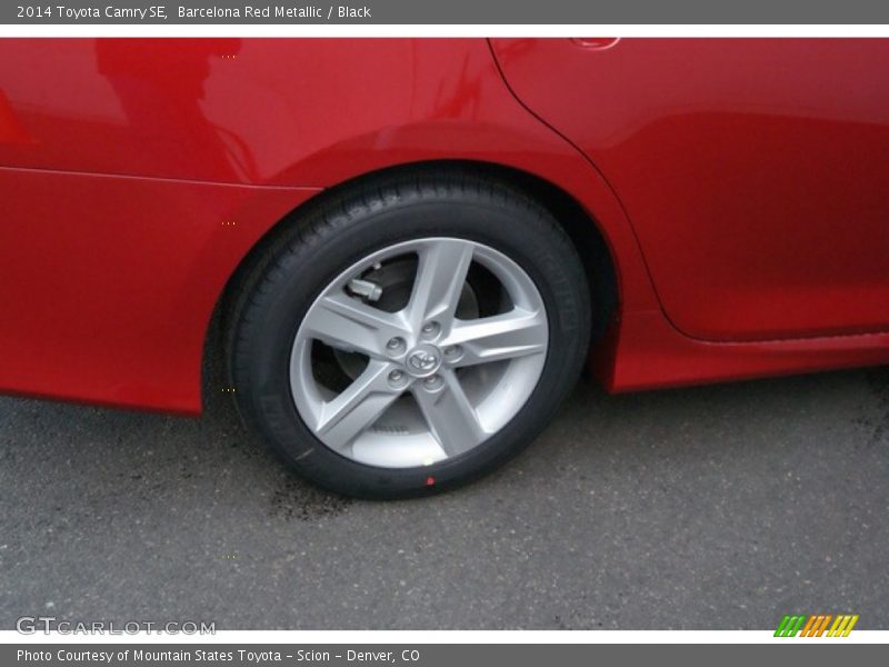 Barcelona Red Metallic / Black 2014 Toyota Camry SE