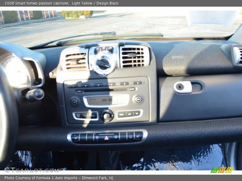 Light Yellow / Design Black 2008 Smart fortwo passion cabriolet