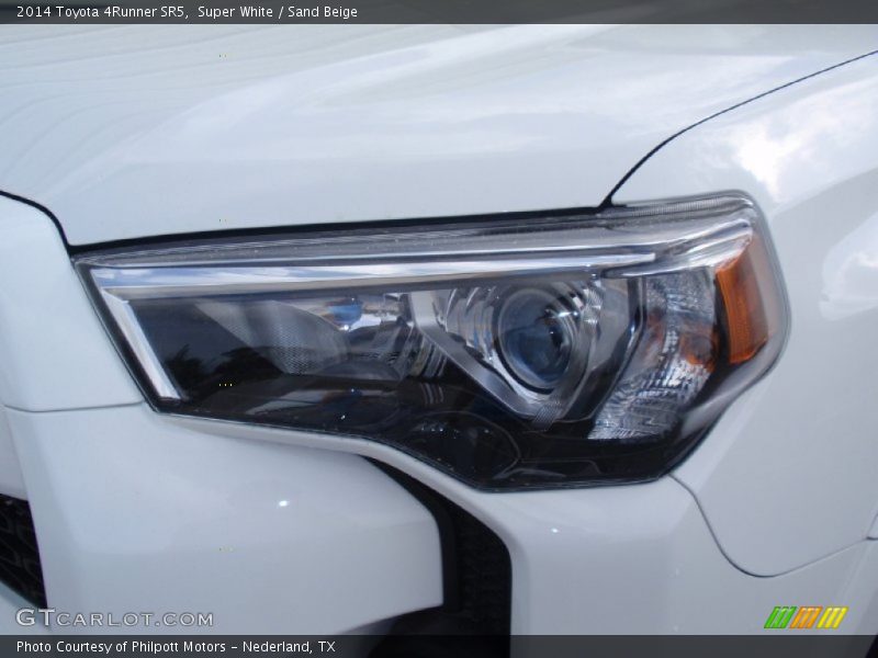 Super White / Sand Beige 2014 Toyota 4Runner SR5