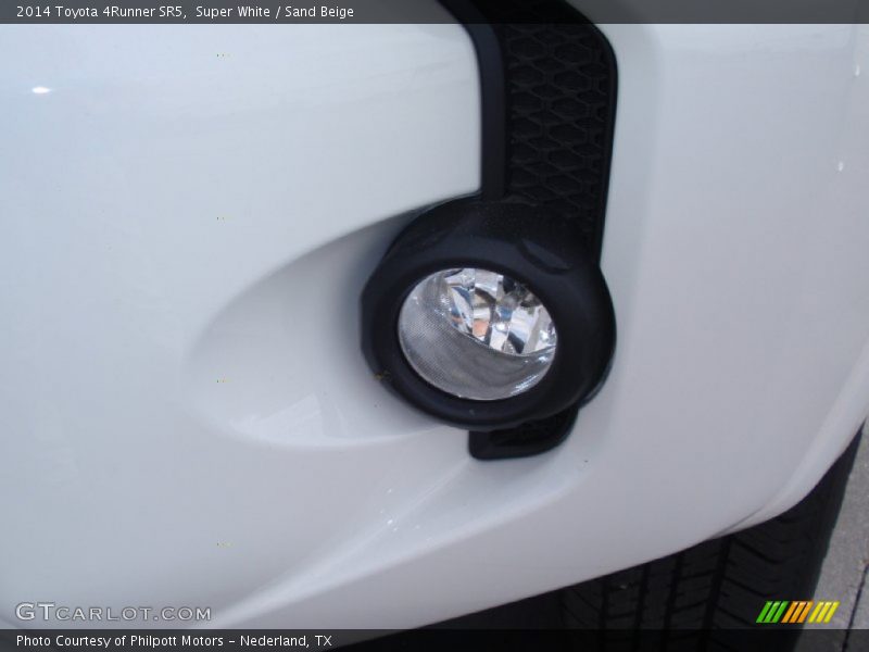 Super White / Sand Beige 2014 Toyota 4Runner SR5