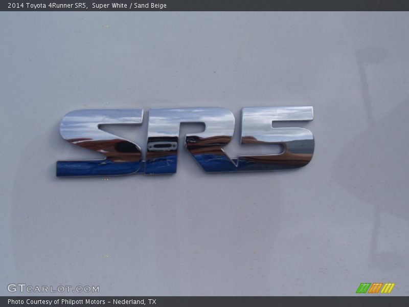 Super White / Sand Beige 2014 Toyota 4Runner SR5