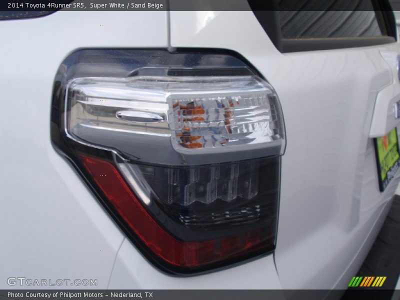Super White / Sand Beige 2014 Toyota 4Runner SR5