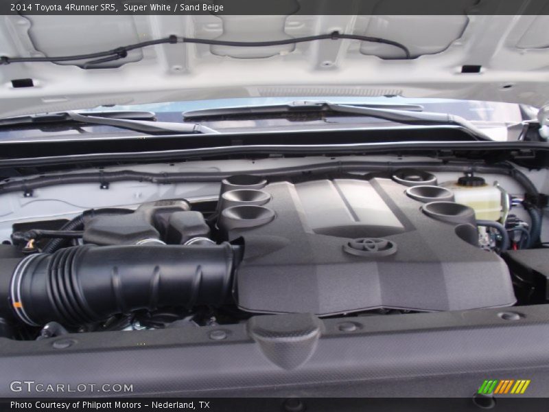 Super White / Sand Beige 2014 Toyota 4Runner SR5