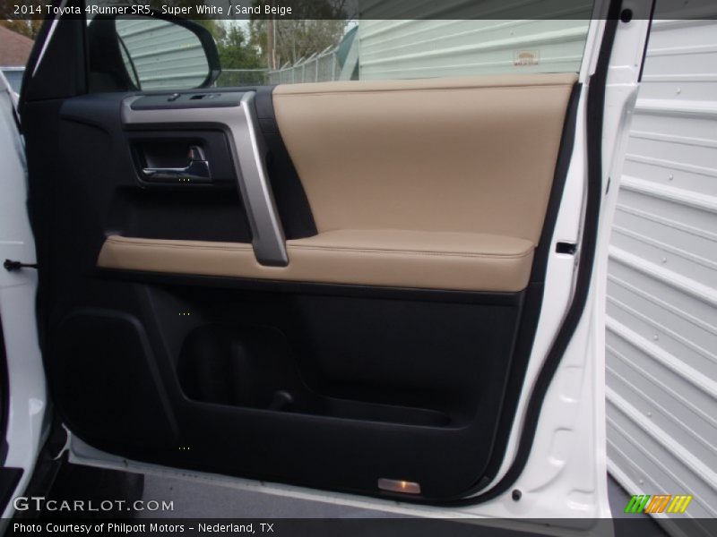 Super White / Sand Beige 2014 Toyota 4Runner SR5