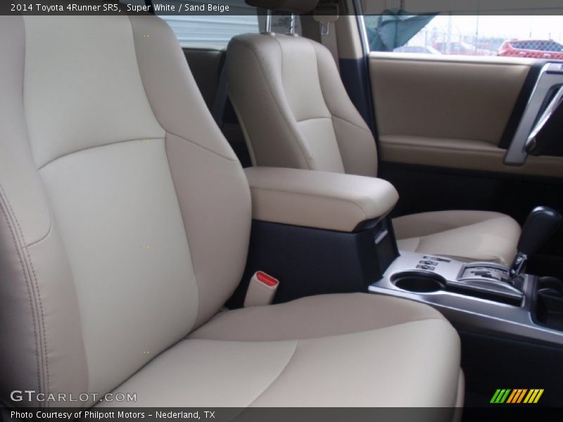 Super White / Sand Beige 2014 Toyota 4Runner SR5
