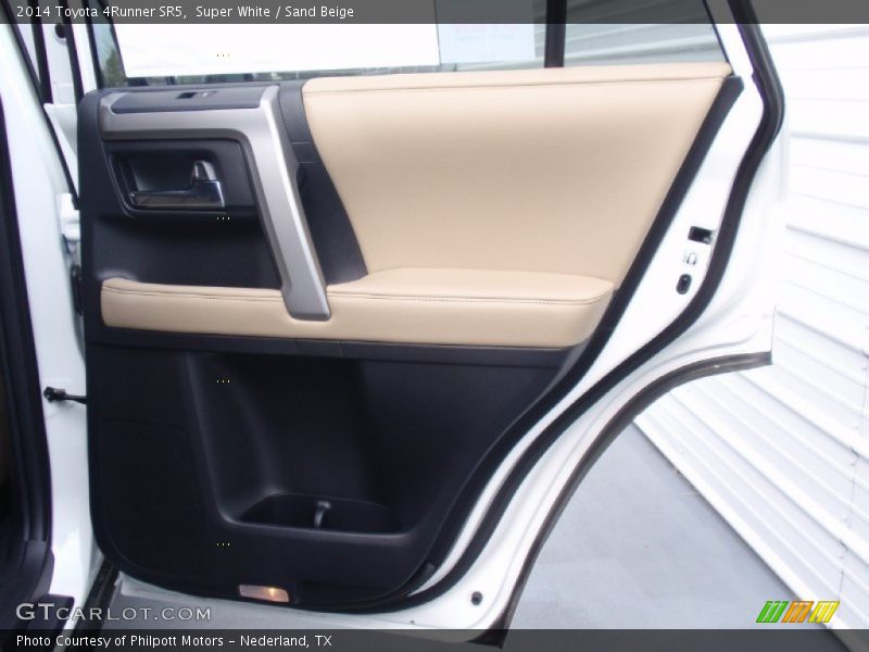 Super White / Sand Beige 2014 Toyota 4Runner SR5