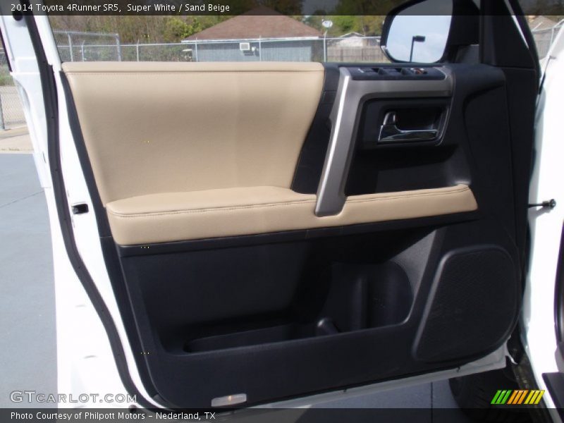 Super White / Sand Beige 2014 Toyota 4Runner SR5