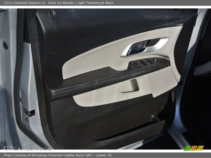 Silver Ice Metallic / Light Titanium/Jet Black 2011 Chevrolet Equinox LS