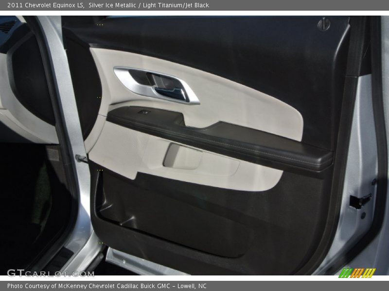 Silver Ice Metallic / Light Titanium/Jet Black 2011 Chevrolet Equinox LS