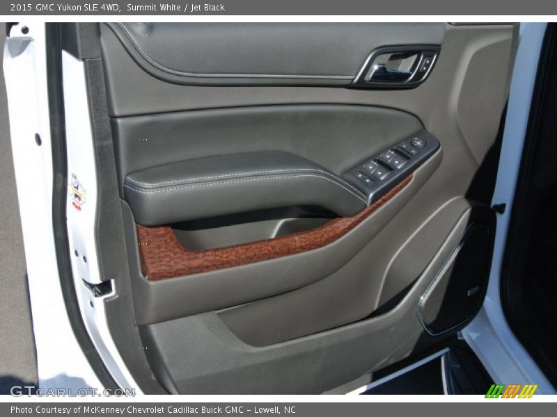 Summit White / Jet Black 2015 GMC Yukon SLE 4WD
