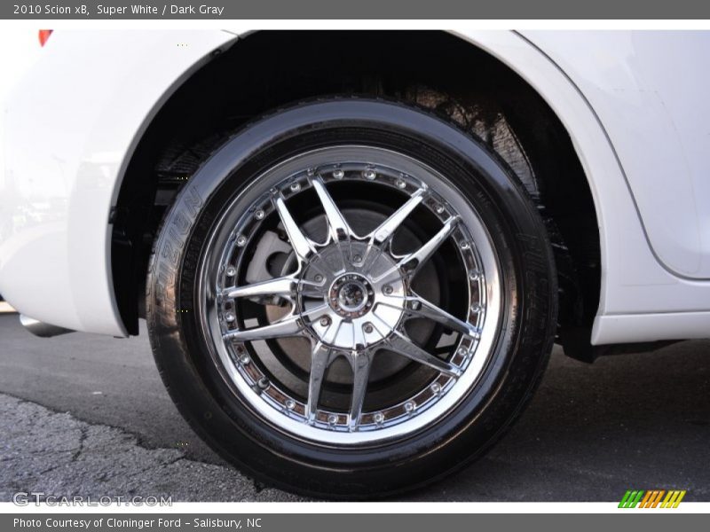 Super White / Dark Gray 2010 Scion xB