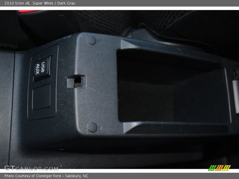 Super White / Dark Gray 2010 Scion xB
