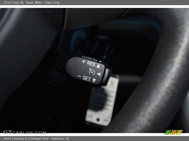 Super White / Dark Gray 2010 Scion xB