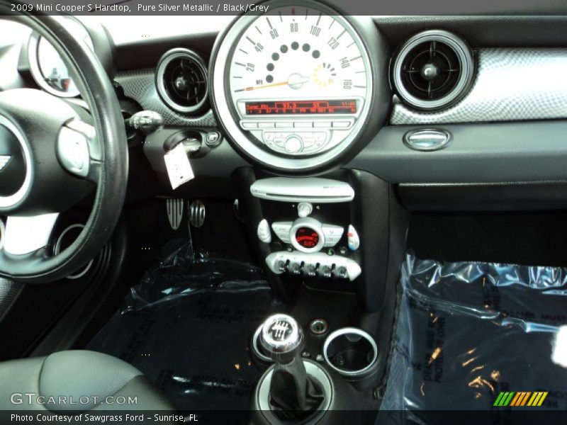 Pure Silver Metallic / Black/Grey 2009 Mini Cooper S Hardtop