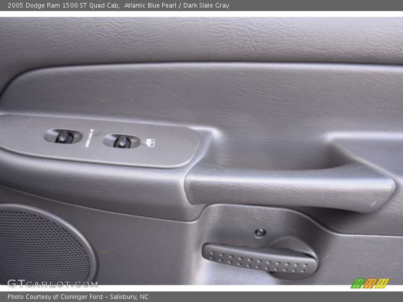 Atlantic Blue Pearl / Dark Slate Gray 2005 Dodge Ram 1500 ST Quad Cab
