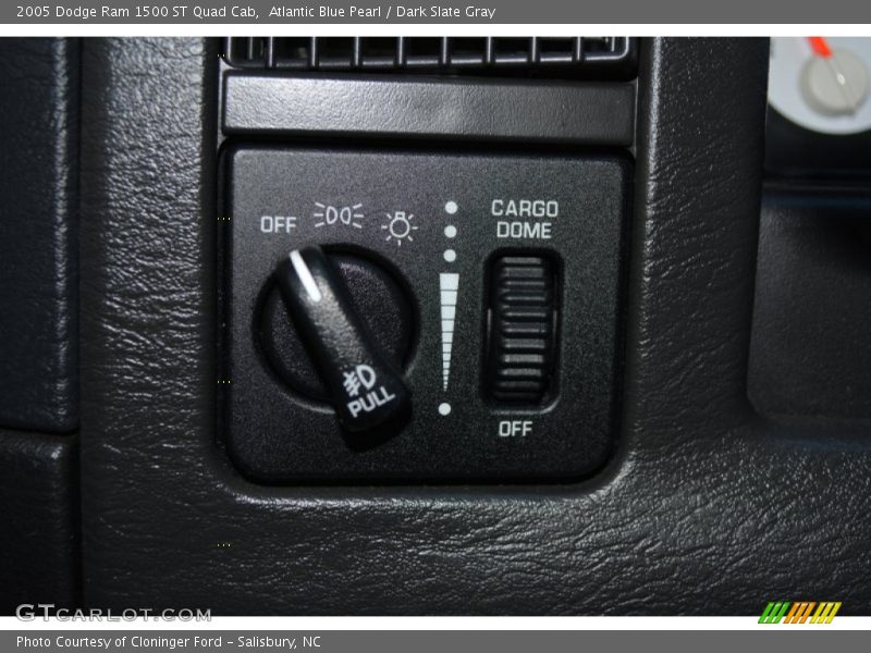 Atlantic Blue Pearl / Dark Slate Gray 2005 Dodge Ram 1500 ST Quad Cab
