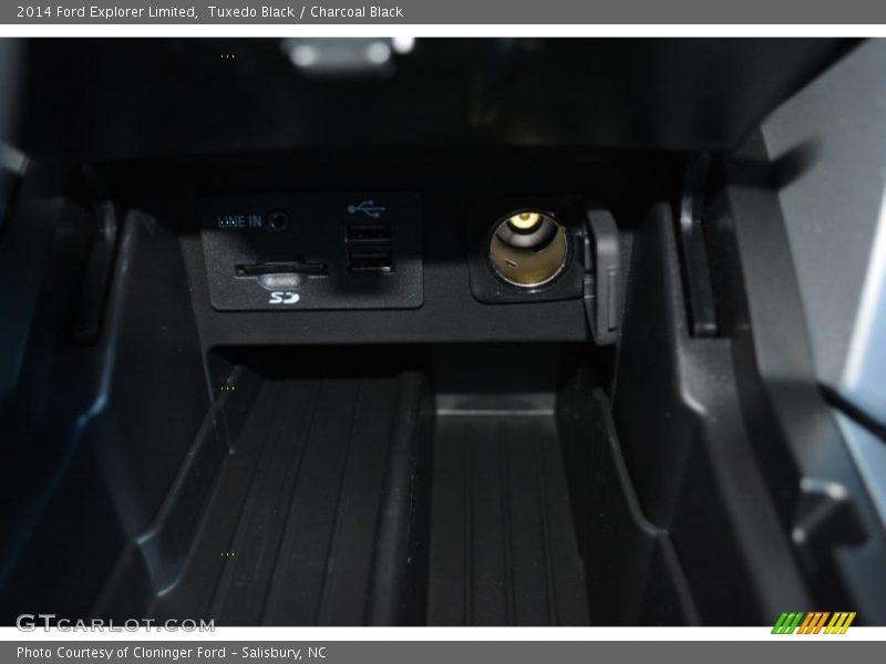 Tuxedo Black / Charcoal Black 2014 Ford Explorer Limited