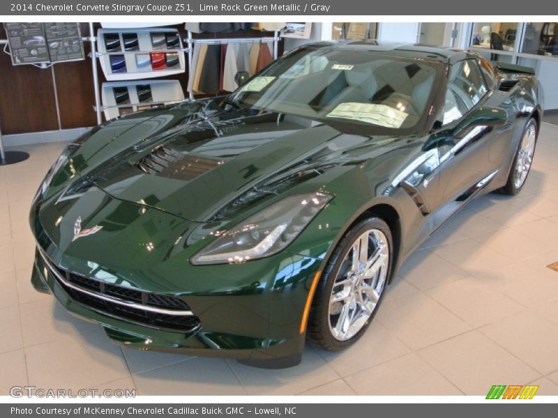 Front 3/4 View of 2014 Corvette Stingray Coupe Z51