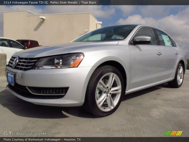 Reflex Silver Metallic / Titan Black 2014 Volkswagen Passat TDI SE