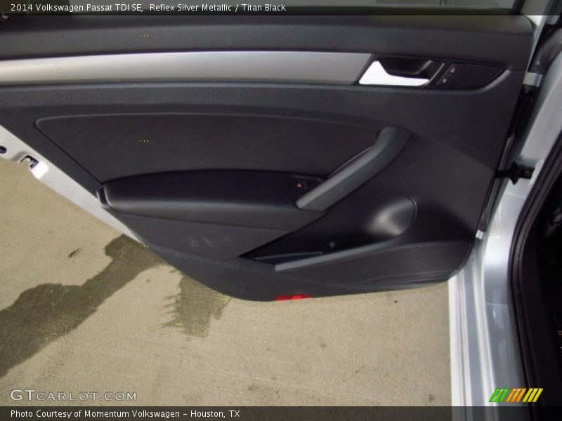 Reflex Silver Metallic / Titan Black 2014 Volkswagen Passat TDI SE