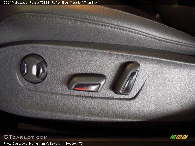 Reflex Silver Metallic / Titan Black 2014 Volkswagen Passat TDI SE