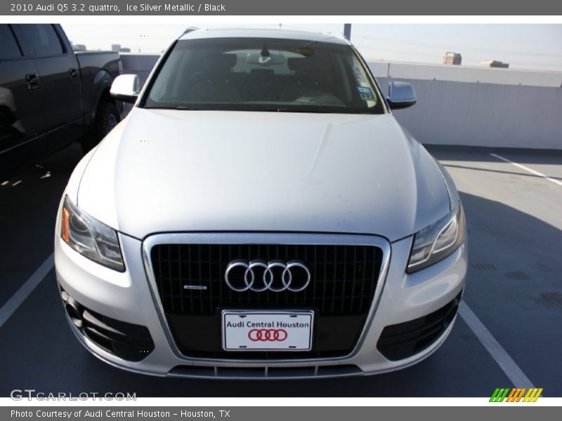 Ice Silver Metallic / Black 2010 Audi Q5 3.2 quattro