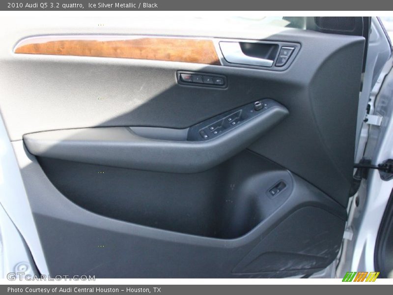 Ice Silver Metallic / Black 2010 Audi Q5 3.2 quattro