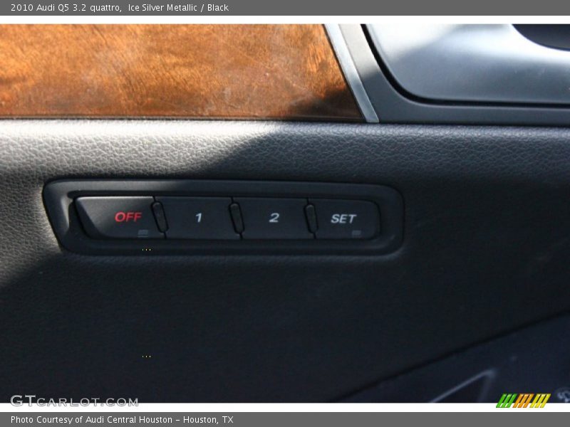 Ice Silver Metallic / Black 2010 Audi Q5 3.2 quattro
