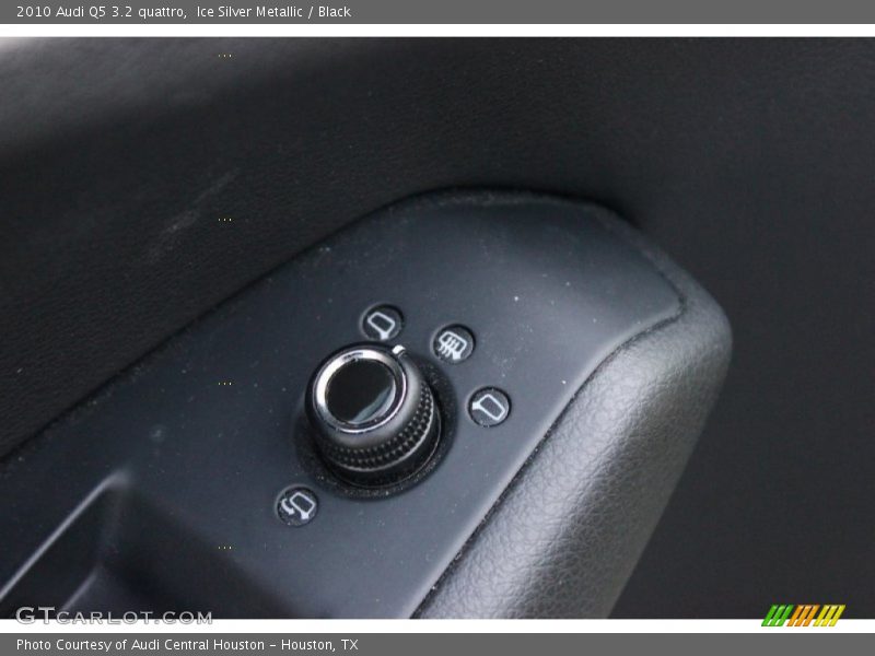 Ice Silver Metallic / Black 2010 Audi Q5 3.2 quattro