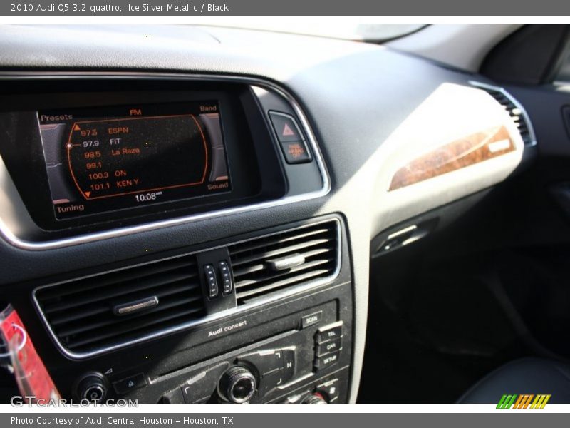Ice Silver Metallic / Black 2010 Audi Q5 3.2 quattro