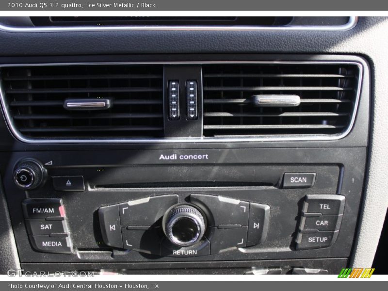 Ice Silver Metallic / Black 2010 Audi Q5 3.2 quattro