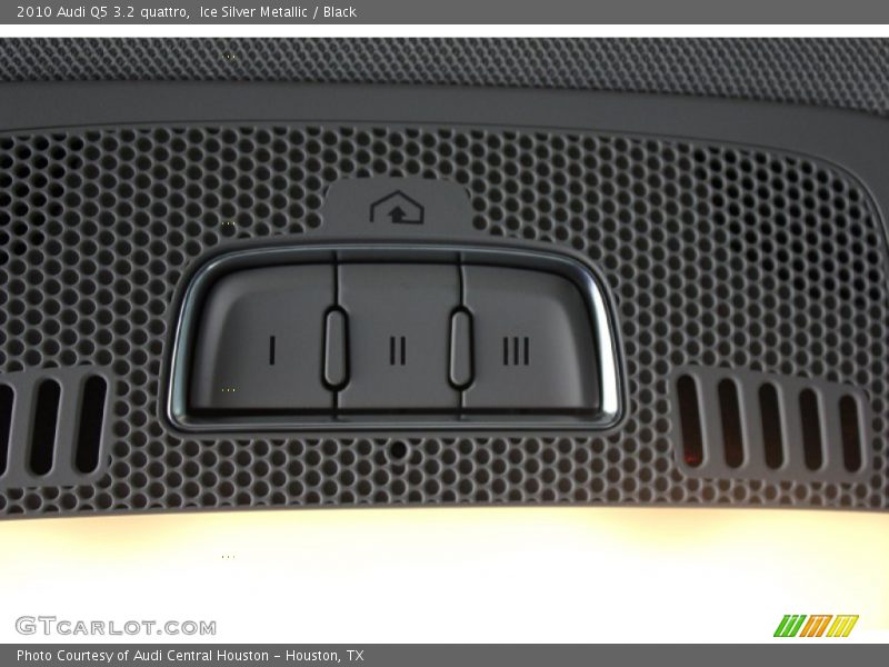 Ice Silver Metallic / Black 2010 Audi Q5 3.2 quattro