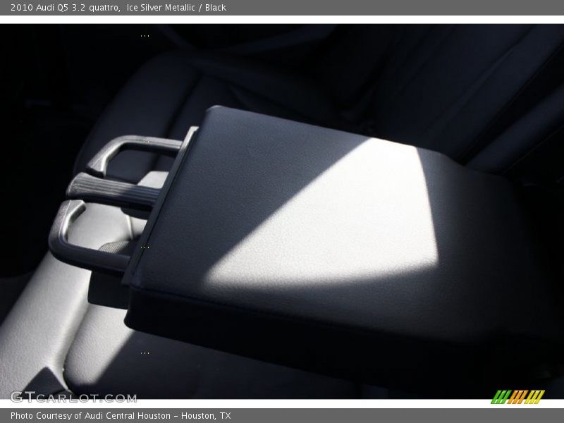 Ice Silver Metallic / Black 2010 Audi Q5 3.2 quattro