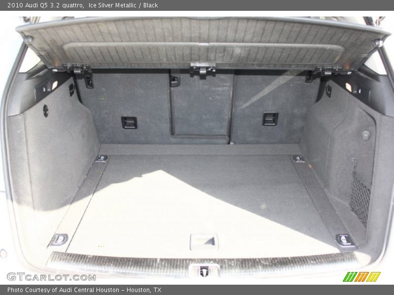 Ice Silver Metallic / Black 2010 Audi Q5 3.2 quattro