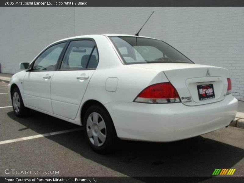 Igloo White / Black 2005 Mitsubishi Lancer ES