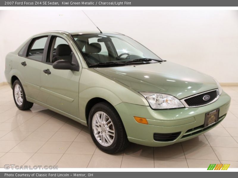 Kiwi Green Metallic / Charcoal/Light Flint 2007 Ford Focus ZX4 SE Sedan