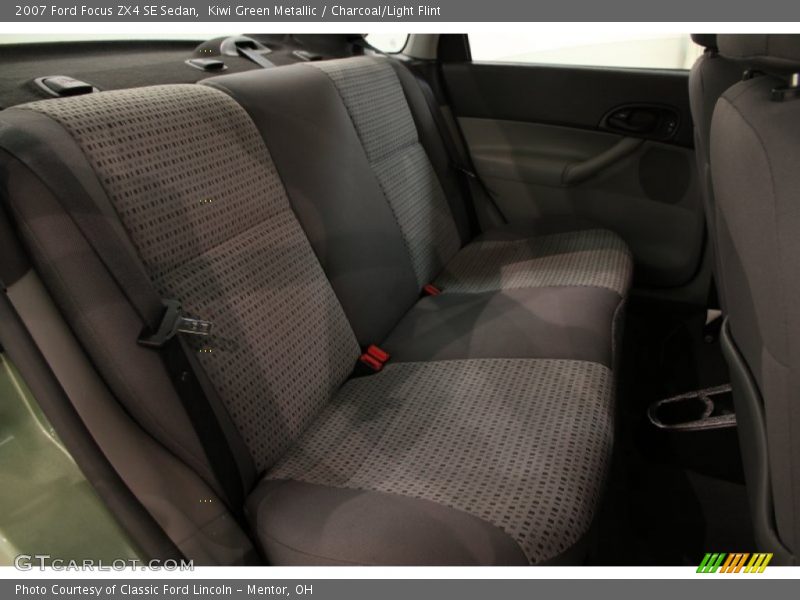 Kiwi Green Metallic / Charcoal/Light Flint 2007 Ford Focus ZX4 SE Sedan