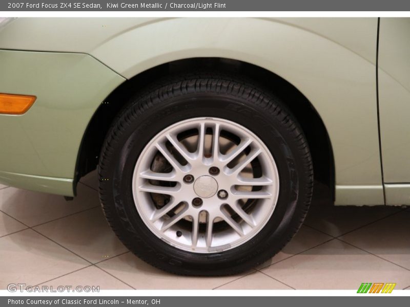 Kiwi Green Metallic / Charcoal/Light Flint 2007 Ford Focus ZX4 SE Sedan