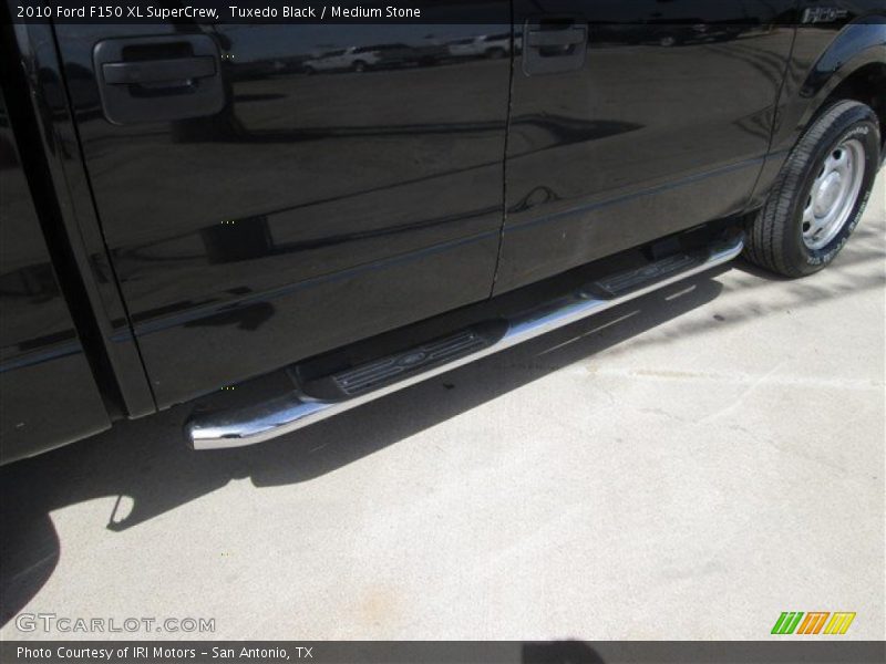 Tuxedo Black / Medium Stone 2010 Ford F150 XL SuperCrew