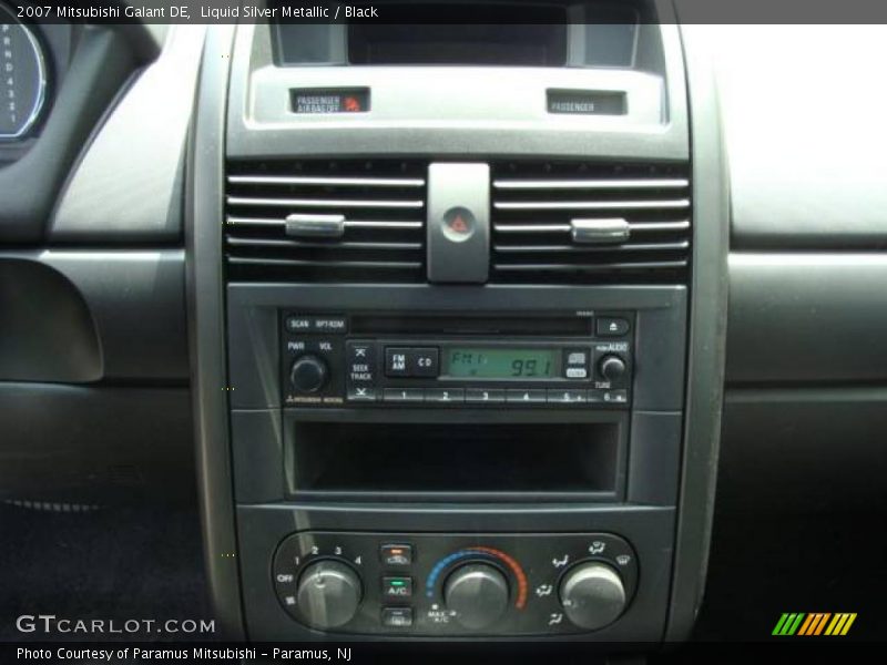 Liquid Silver Metallic / Black 2007 Mitsubishi Galant DE