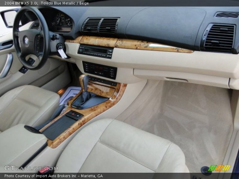 Dashboard of 2004 X5 3.0i