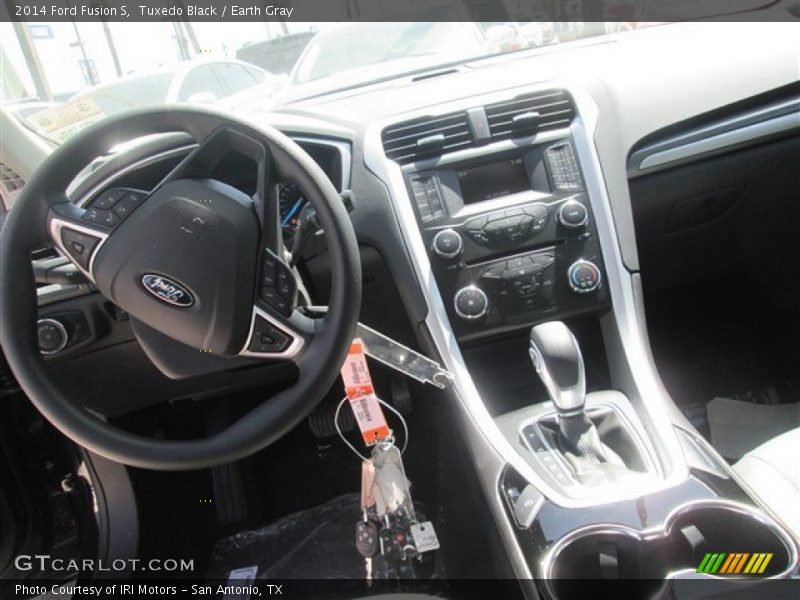 Tuxedo Black / Earth Gray 2014 Ford Fusion S